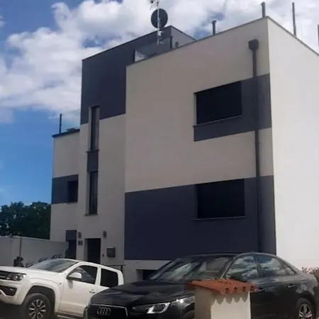 Apartman - Dani 1 *